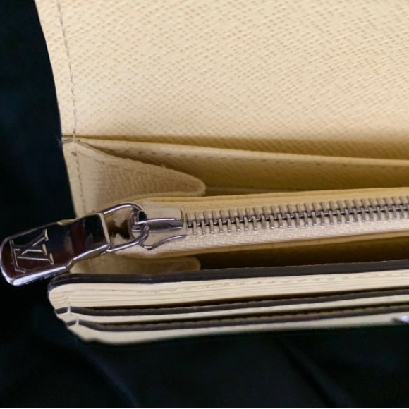 Louis Vuitton Yellow Epi Leather Sarah Wallet - Picture 8 of 10